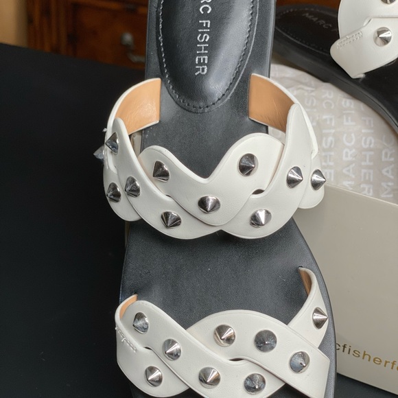 Marc Fisher slide never worn Brand New in box - Picture 6 of 16
